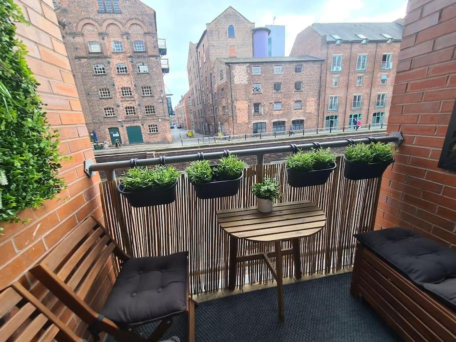 Stylish & Recently Refurbished Chester Apartment - Up To 6 Exterior photo